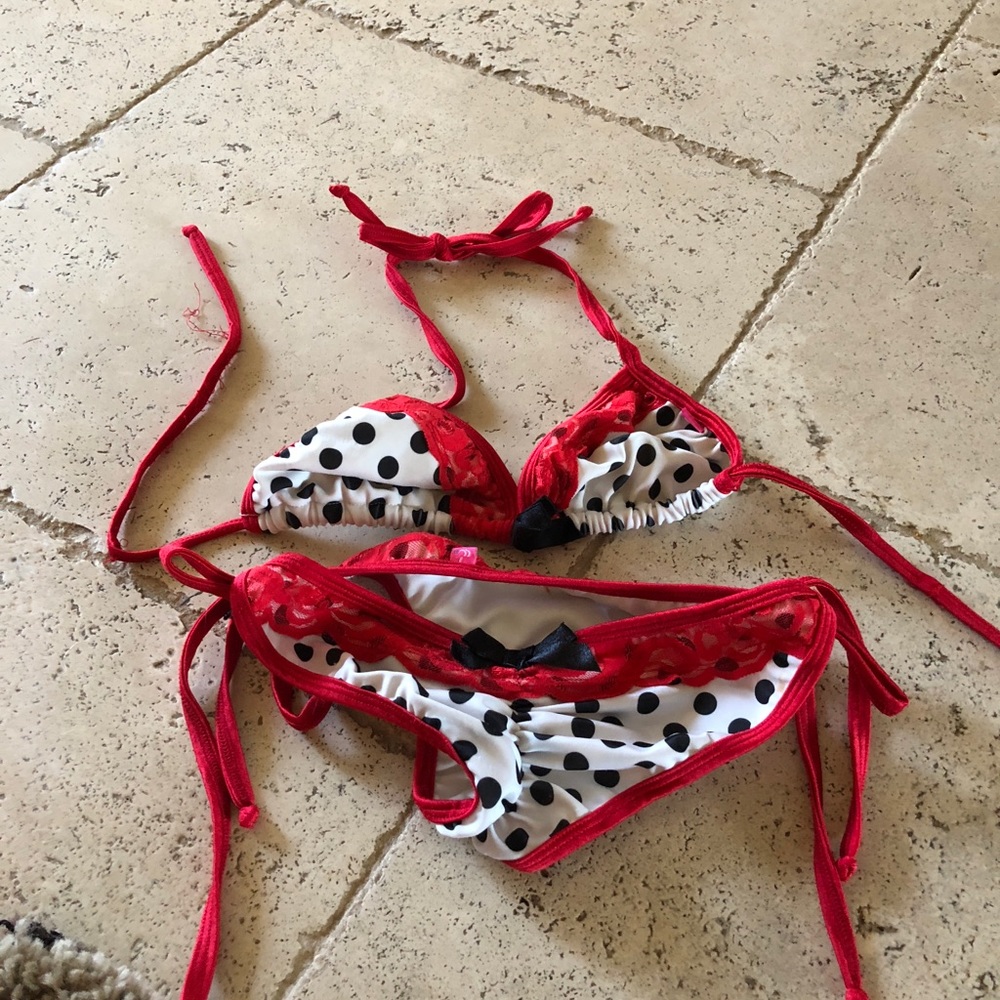 Bathing suits - Picture 8 of 8